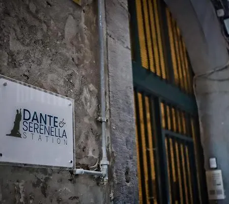 Guest house Dante & Serenella Station Naples